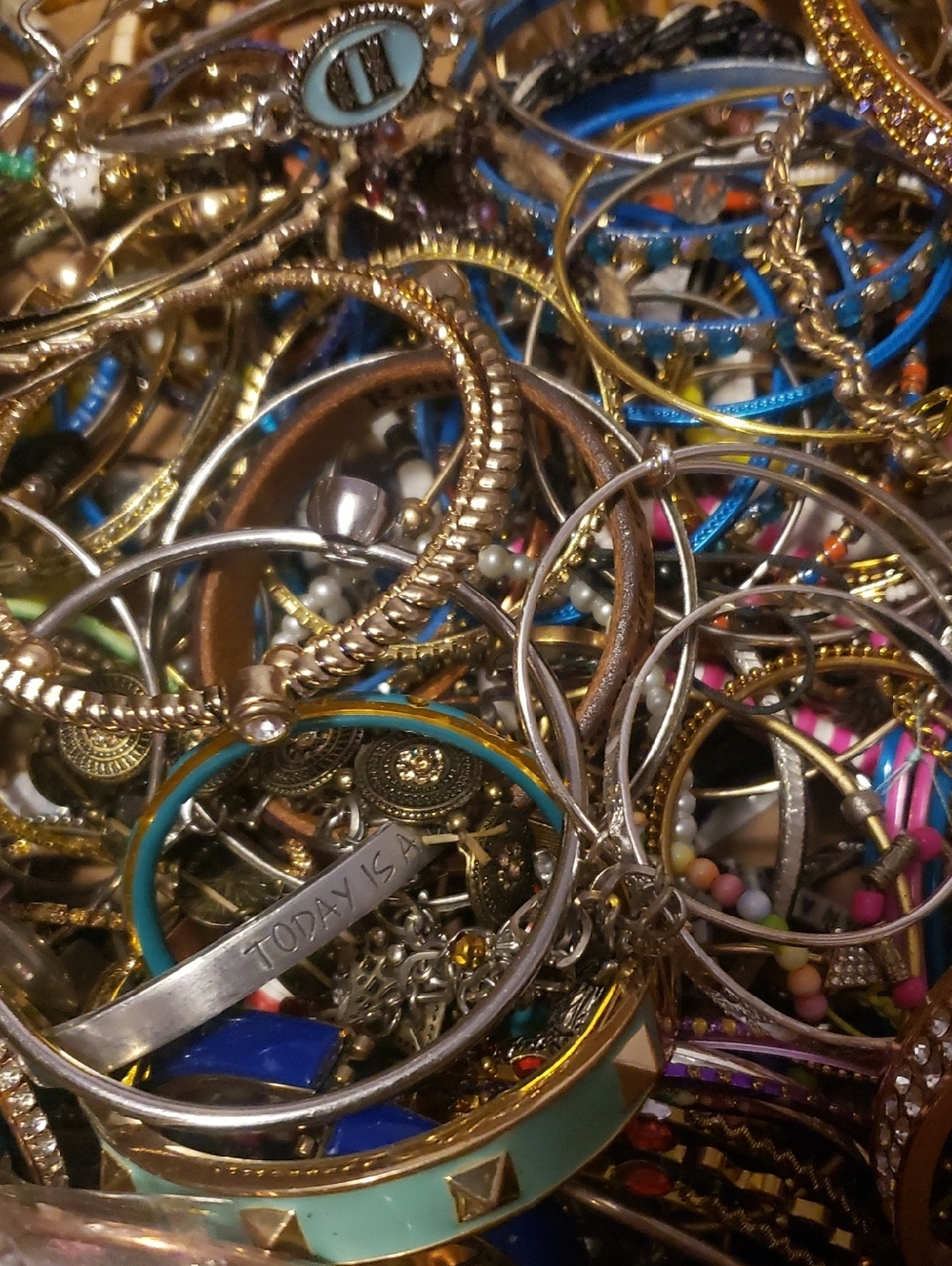 5 Pound Bulk Mixed Lotnof Bangles & Bracelets. Read Description. Lot #5